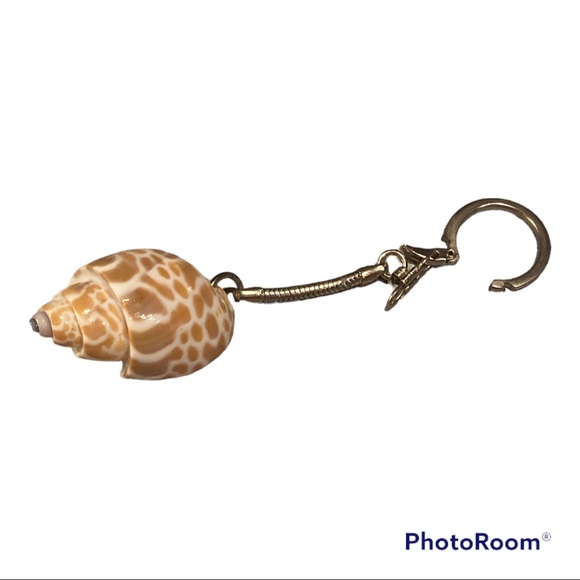 Shell Keychain Purse Charm - Picture 3 of 3
